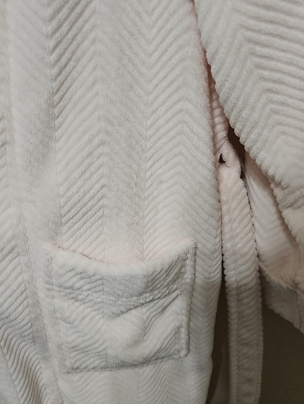 Daniel Buchler Short Robe - Picture 8 of 8